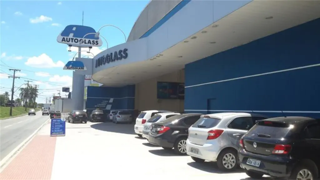 Empresa Autoglass oferta novas vagas de emprego em sua unidade situada na Grande Vitória Foto da fachada da empresa Autoglass na Serra