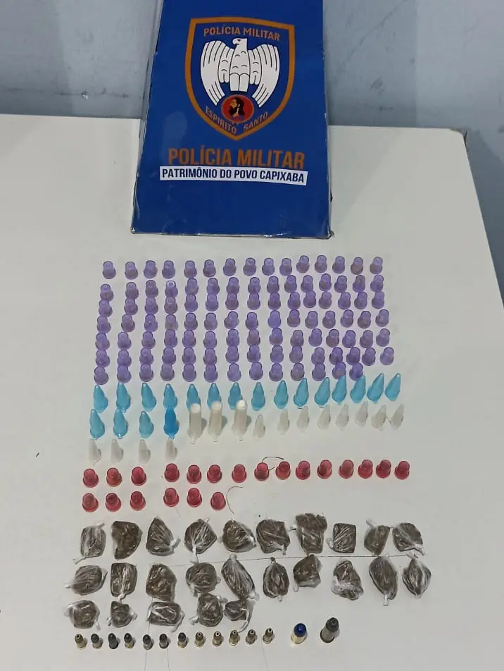 Drogas apreendidas durante a ocorrência em Jardim Carapina