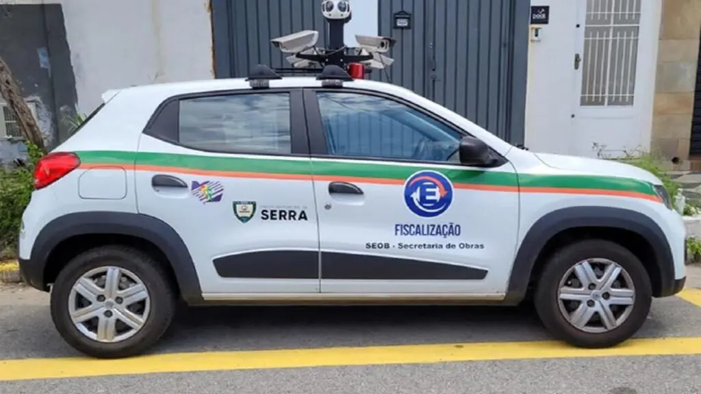 Guardião será o novo sistema que deverá auxiliar na segurança e fiscalização do trânsito da Serra Foto do veículo Guardião, automóvel da prefeitura com algumas cameras no teto, que faz a fiscalização de trânsito de forma mais eficiente.