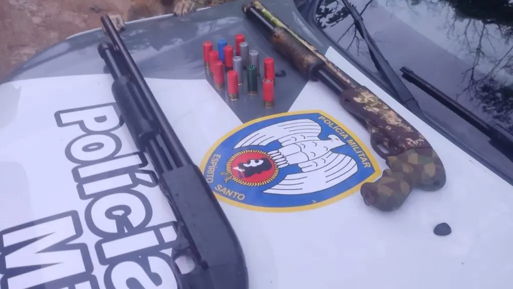 Equipes da PM detonam esconderijo de traficantes e apreendem armas na Serra