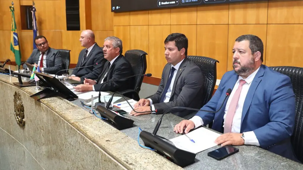 Especialistas alertam para o aumento de golpes online e fornecem dicas de segurança cibernética Comissão de Segurança - 02.05.2023