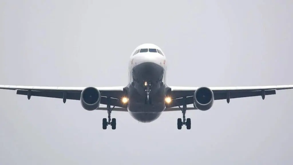 Juiz da Serra condena companhia aérea por falta de assistência durante em viagem aos EUA