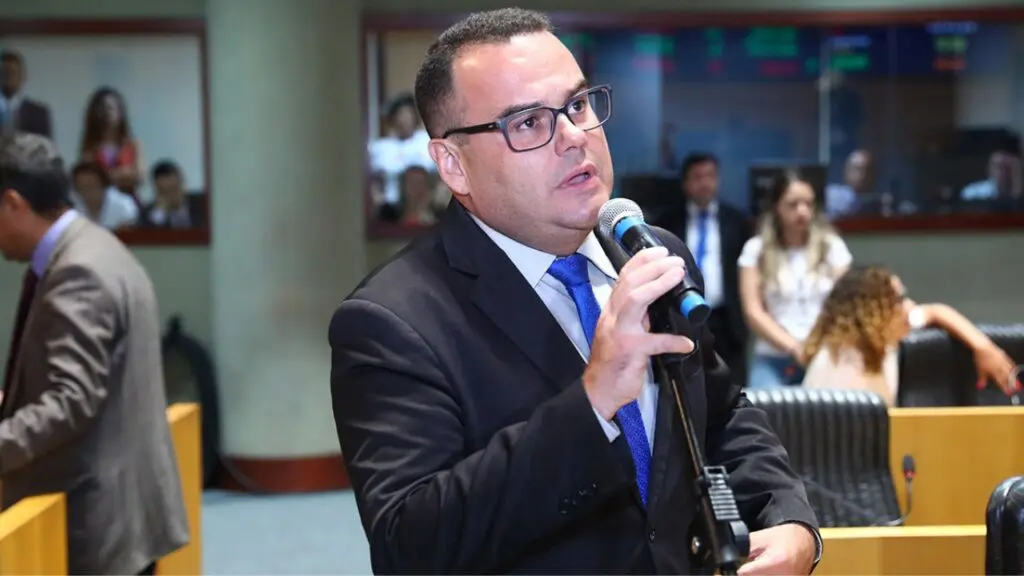 Deputado apresenta Projeto de Lei que visa proibir uso de fentanil no ES Deputado Denninho Silva