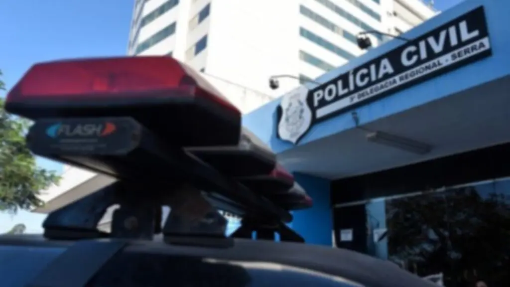Mulher pede socorro na delegacia da Serra e Polícia Civil prende suspeito armado com trabuco