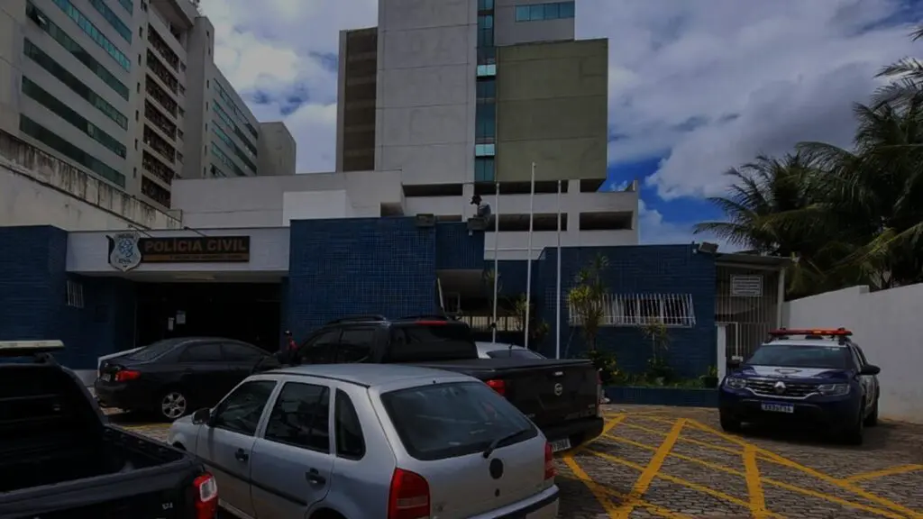 Suspeita de Racismo: Policial civil detém gerente após ser barrado em banco na Serra 3ª Regional Delegacia de Laranjeiras DPJ