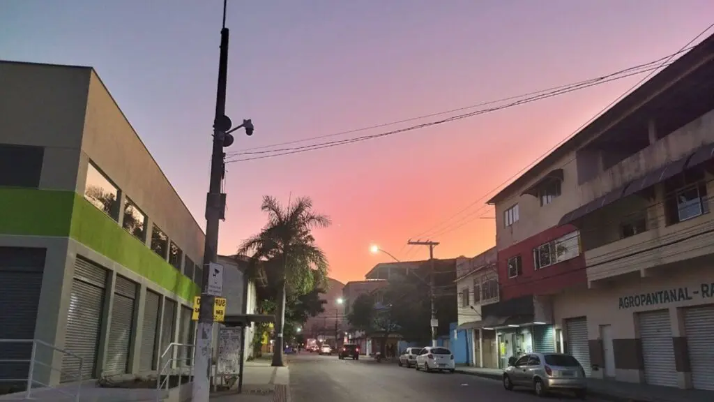 Câmera do sistema Olho Vivo da Prefeitura da Serra. Av. BH Nova Carapina I. Foto: John Thomsen/SN