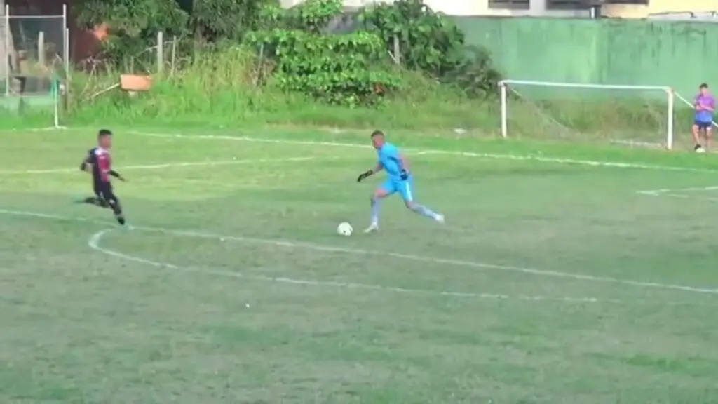 Copa ES: com direito a “frango” do goleiro, Serra goleia o Capixaba e garante vaga nas quartas Goleiro do Capixaba entregando gol para o Serra FC