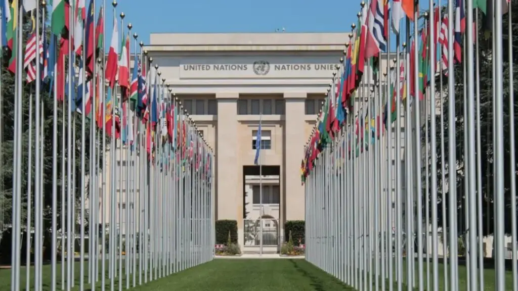Serrano entre representantes do Espírito Santo que participam de evento exclusivo na sede da ONU Sede da ONU em NY