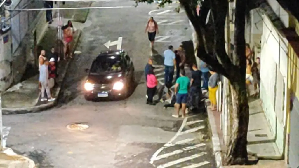 Adolescente é baleado por policial à paisana durante assalto em Vitória