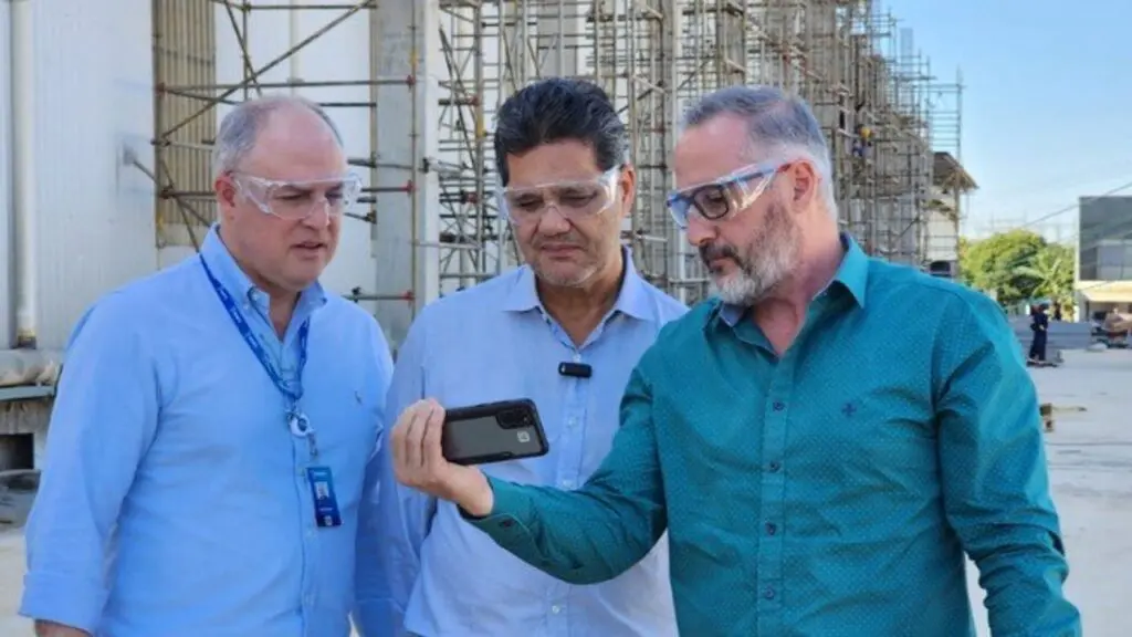 Governo capixaba comemora avanço na geração de empregos e indicativos econômicos Governo comemora crescimento da economia no ES.