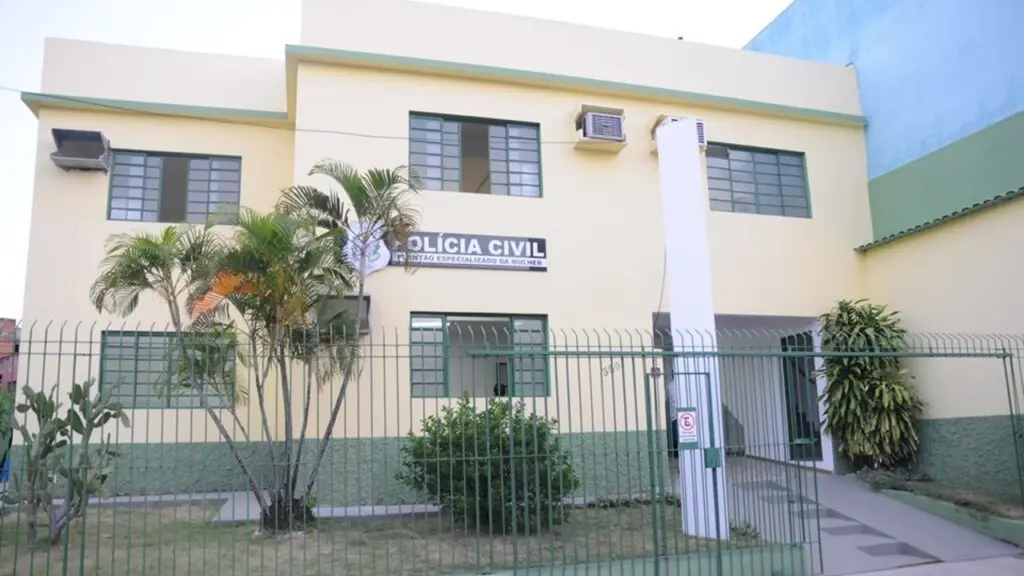 Local onde a vítima esfaqueada e a companheira foram ouvidas. Sede da Delegacia Especializada da Mulher, em Vitória, Plantão especializado da Mulher (PEM)