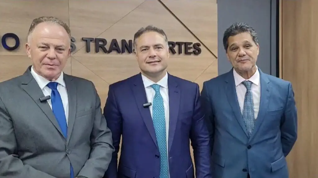 Renato Casagrande ao lado de Renan Filho, Ministro dos Transportes