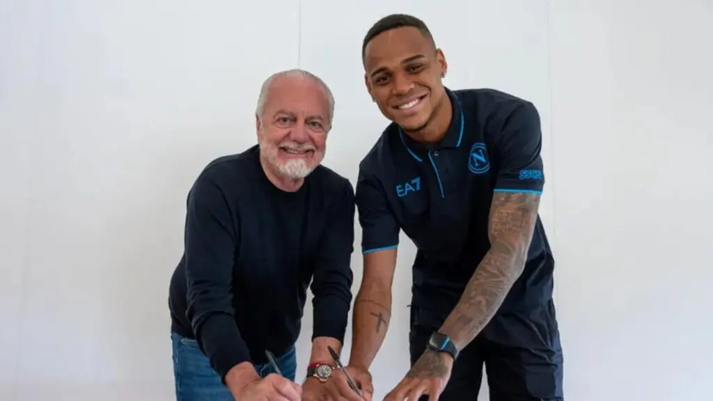 Nova potência no futebol capixaba! Porto Vitória lucra milhões com venda de zagueiro para a Itália Natan assina com o Napoli na venda mais cara da história do Porto Vitória