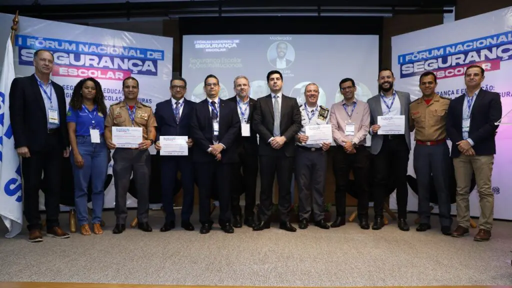 Aracruz participa do 1º Fórum Nacional de Segurança Escolar: profissionais de segurança e educadores debatem estratégias em Vitória 1º Fórum Nacional de Segurança Escolar.