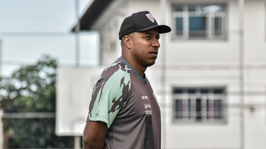 Serra FC não renova contrato e anuncia a saída do treinador Rodrigo César Rodrigo César no comando do Serra FC