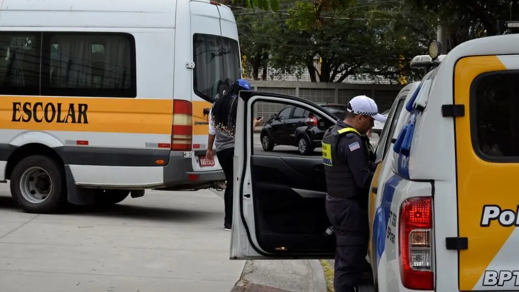 DETRAN ES aperta o cerco contra irregularidades no transporte escolar na Grande Vitória