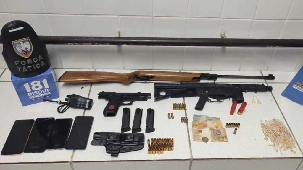 Polícia Militar detona base recheada de traficantes armados e drogas em Belvedere