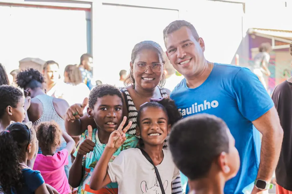 Saulinho durante evento de dia das crianças em Vista da Serra II