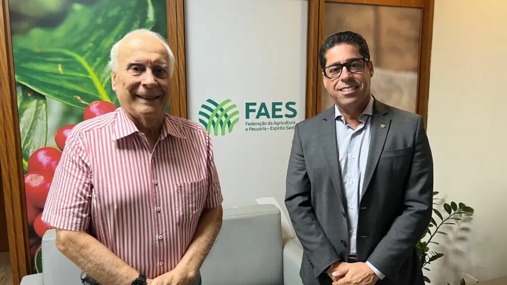 Presidente da ALES estuda implantar primeiro observatório agro do país no ES Presidente da FAES ao lado do presidente da ALES, Marcelo Santos