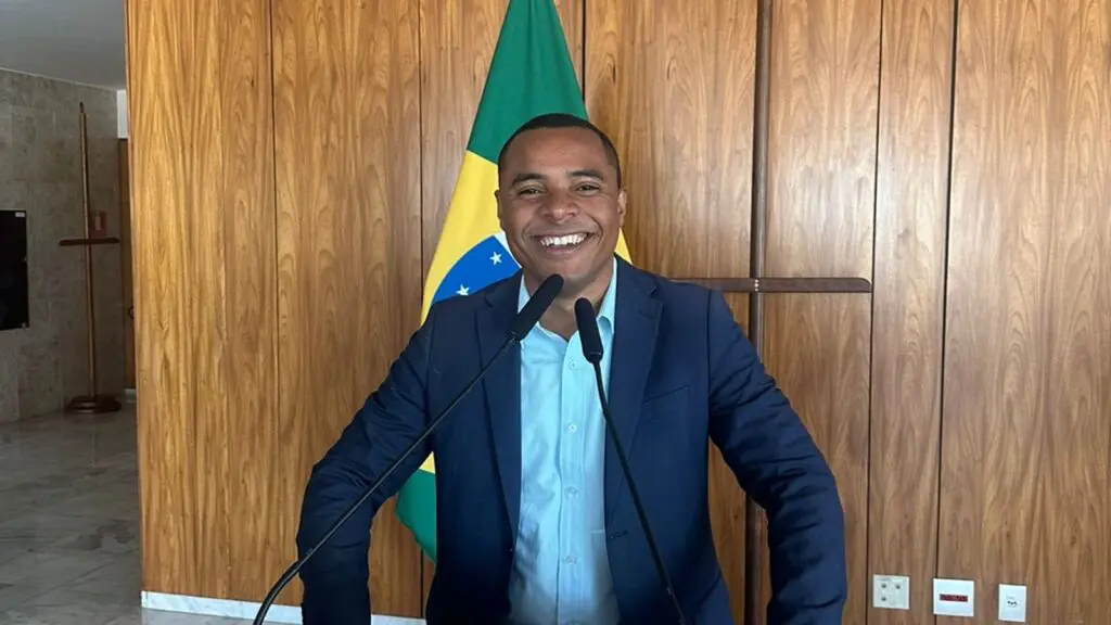 Morador da Serra é eleito vice-presidente do Fórum Nacional de Gestores de Juventude Moradora da Serra é eleito vice-presidente do Fórum Nacional de Gestores de Juventude