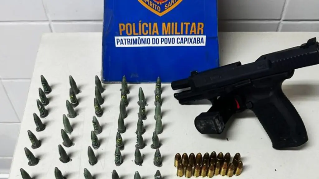 Polícia Militar arrocha biqueira com troca de tiros e detidos em Nova Carapina