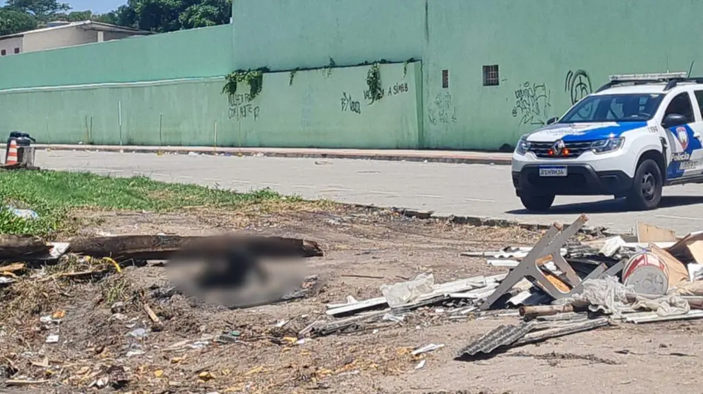 Corpo carbonizado ainda em chamas é encontrado por moradores em Goiabeiras Corpo carbonizado ainda em chamas é encontrado por moradores em Goiabeiras