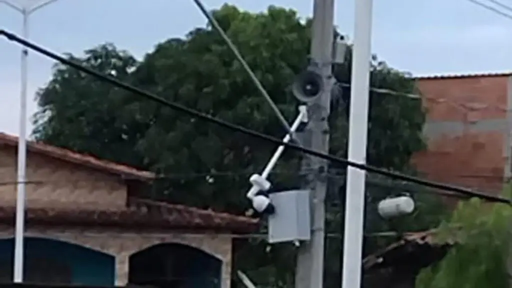 Câmera destruída em Vista da Serra I