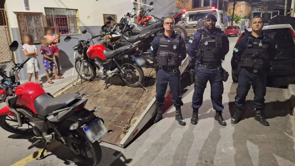 Guarda da Serra detona local utilizado como desmanche clandestino e recupera 5 motos Guarda da Serra recupera 5 motos roubadas na Serra