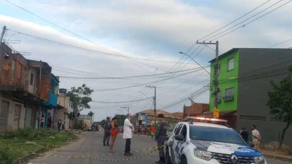 Guerra do Tráfico: Tiroteio deixa duas pessoas mortas no meio da rua em Jacaraípe