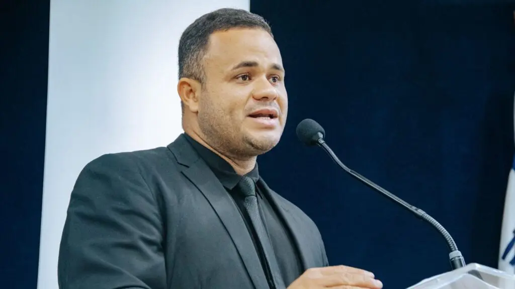 vereador Anderson Muniz assume liderança da oposição na Câmara da Serra