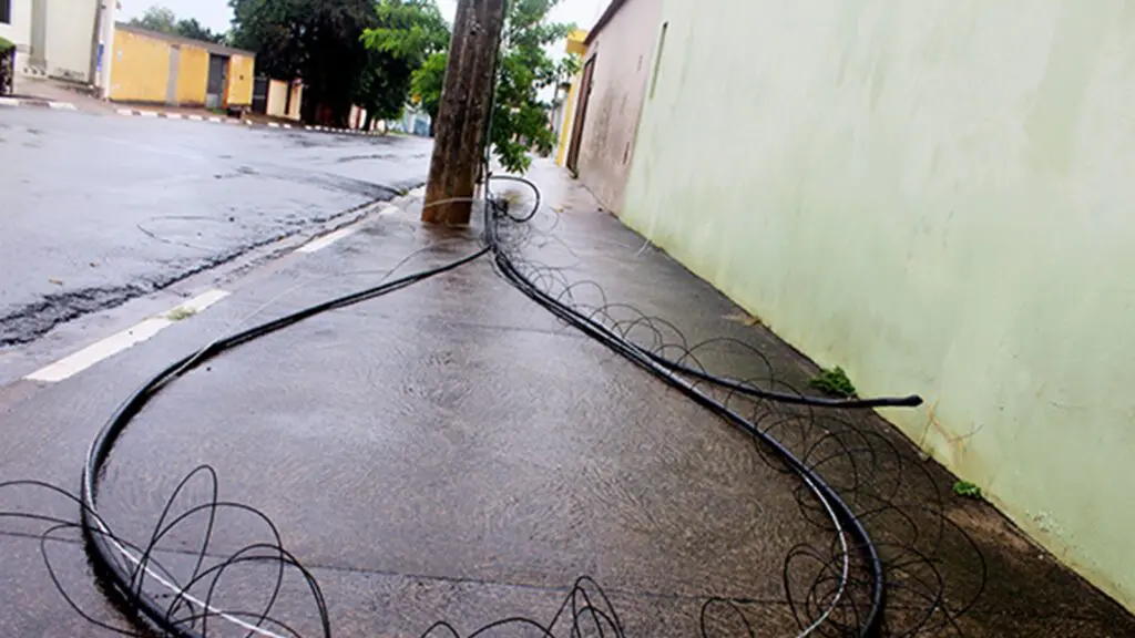 Empresa de telefonia é condenada a pagar 10 mil reais a motociclista na Serra