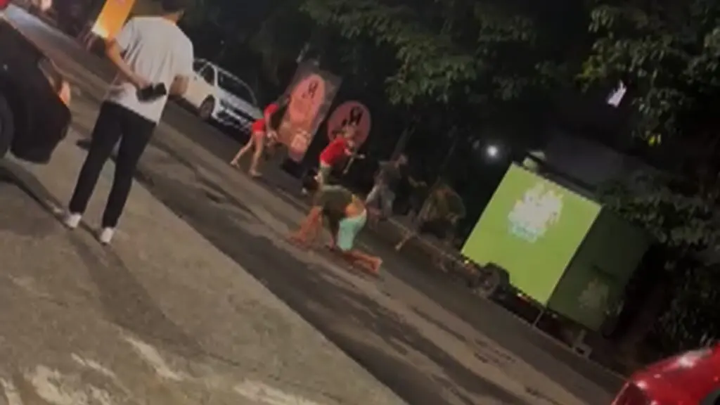 Vídeo: carro destruído e agressões durante treta pesada em Colina de Laranjeiras Vídeo: carro destruído e agressões durante treta pesada em Colina de Laranjeiras