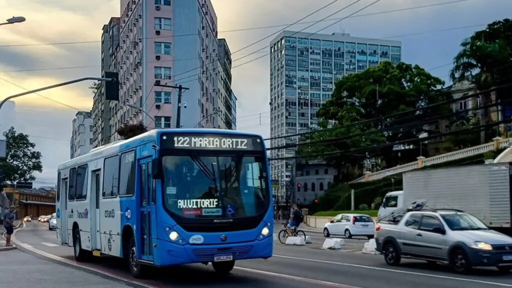 Carnaval 2024: Transcol reforça linhas de ônibus durante os dias de folia no ES CETURB anuncia alterações no transporte publico durante o Carnaval 2024