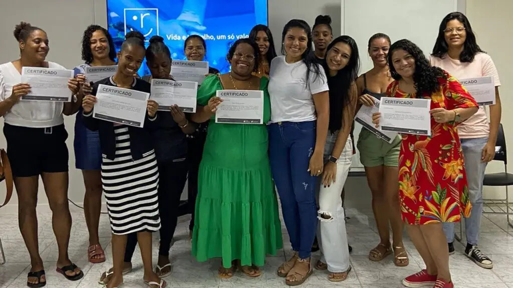 Parceria entre Suzano e Rede Cidadã cria curso profissionalizantes para famílias carentes na Serra e em Aracruz.