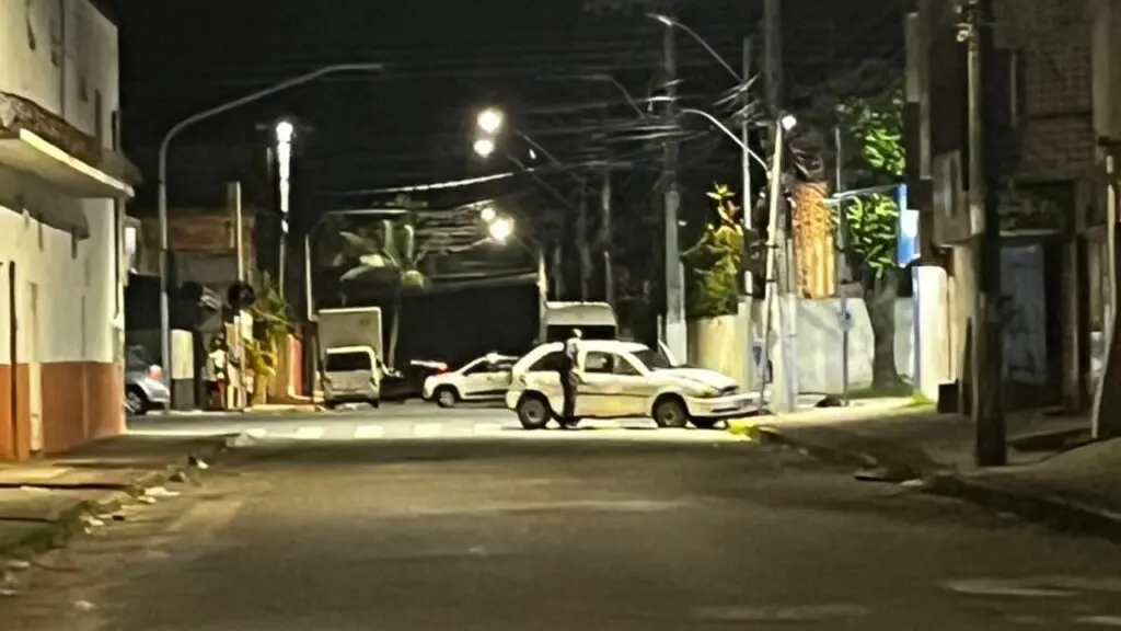 Sujeito abandona veículo em movimento para fugir da polícia em Jacaraípe Homem é morte durante tentativa de assalto na Serra.