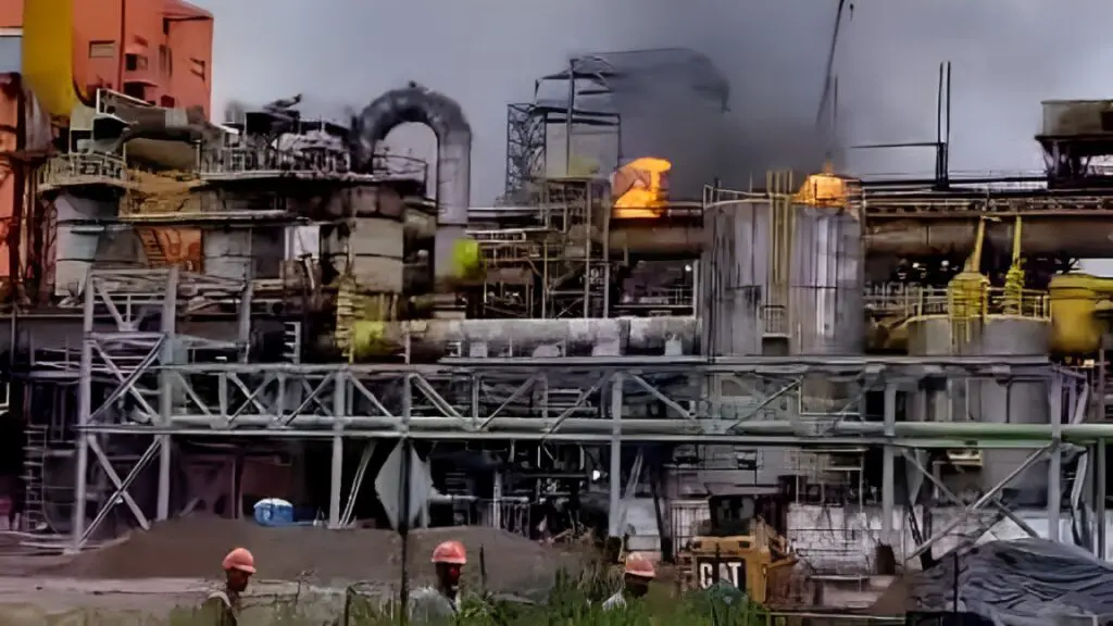 Vídeo: Incêndio no setor de coqueria da ArcelorMittal assusta funcionários na Serra