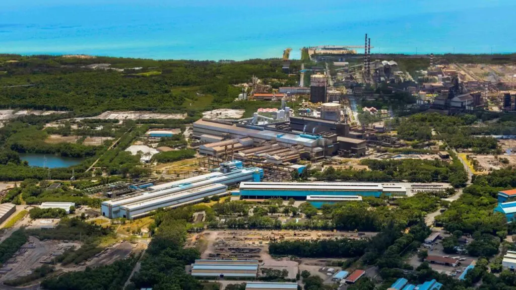 Trabalhador morre soterrado durante acidente de trabalho dentro da ArcelorMittal na Serra Tragedia na ArcelorMittal: Trabalhador morre soterrado durante limpeza de silo.