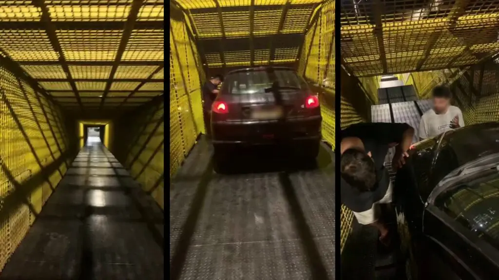 Motorista entala com carro dentro de passarela de pedestres na Serra.