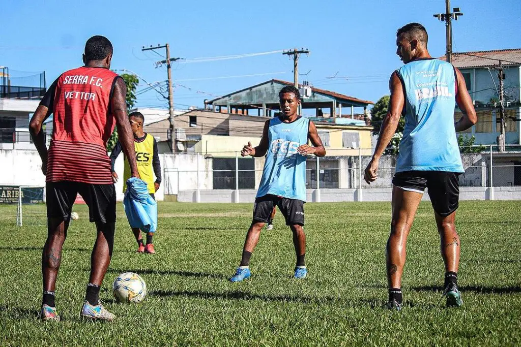 Serra FC em treinamento