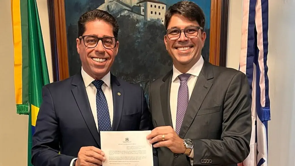 Deputados da ALES elegem novo conselheiro do Tribunal de Contas do ES Presidente da ALES, Marcelo Santos e Davi Diniz