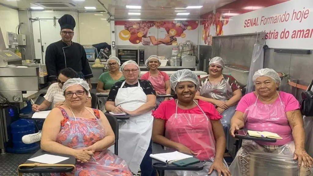 Qualis Serra conta com vagas para cursos de culinária 100% gratuitos Prefeitura da Serra anuncia aulas gratuitas de oficina de saladas do Programa Qualis Serra.