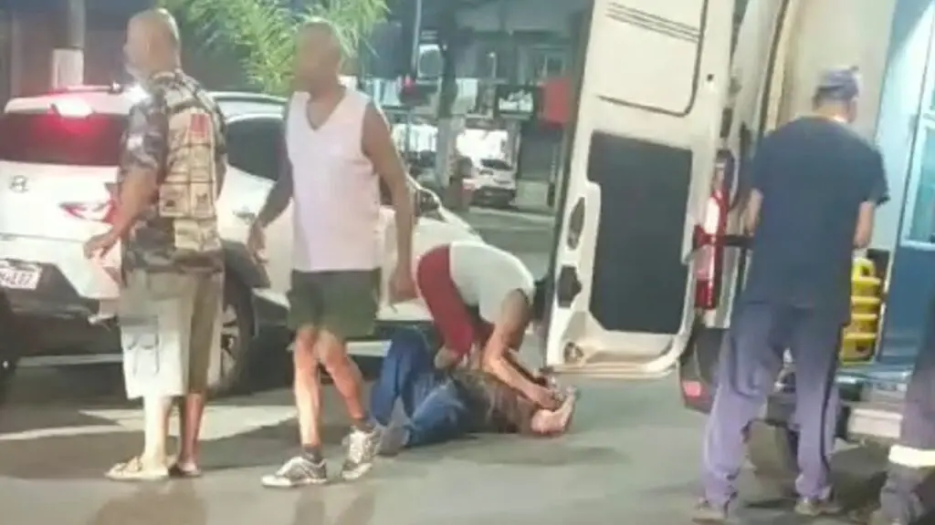 Sargento da PM baleia motociclista durante briga de transito na Serra.