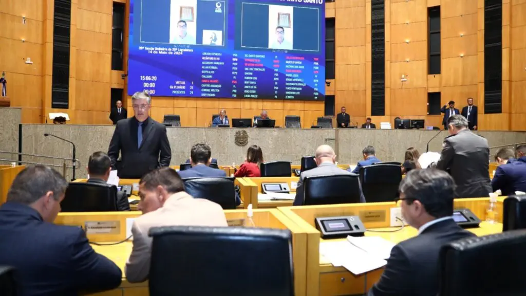 Deputados capixabas aprovam texto que dobra datas de promoção para policiais e bombeiros militares
