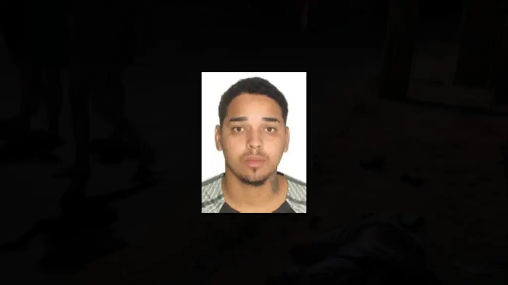 Jovem é executado ao desembarcar de ônibus após voltar do trabalho na Serra