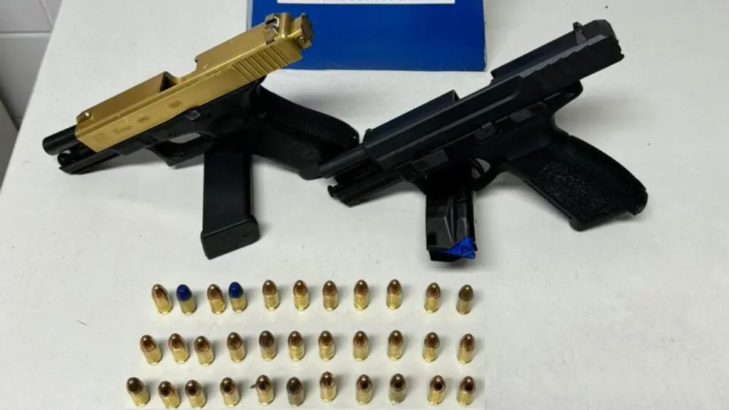 Polícia Militar captura dupla e apreende armas durante treta em festa da Serra.