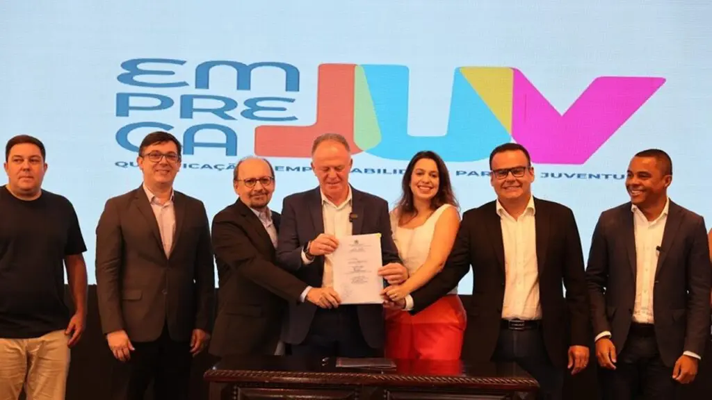 Governo lança cursos profissionalizantes para jovens capixabas.