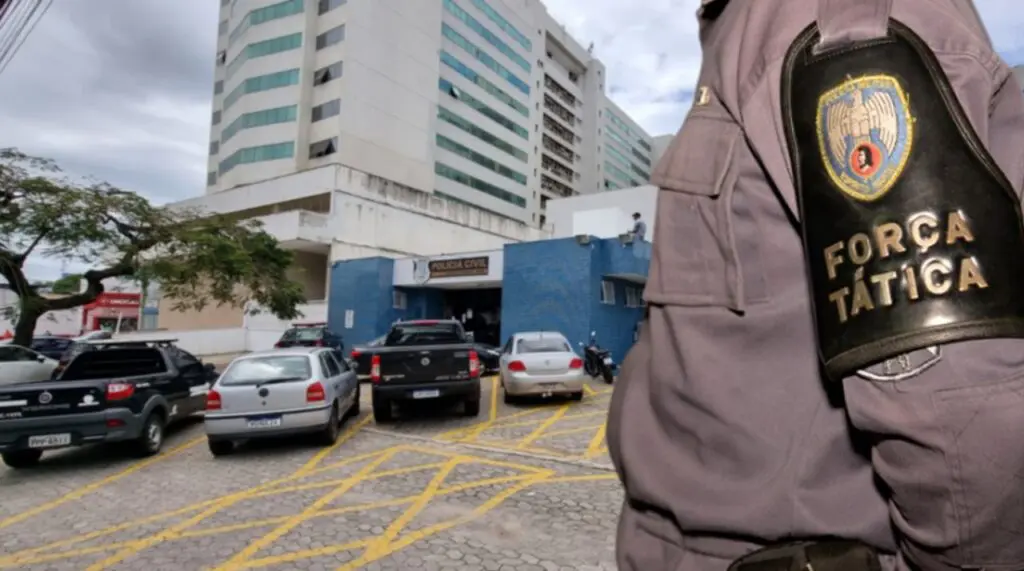 Força Tática apreende grande quantidade de drogas na Serra.