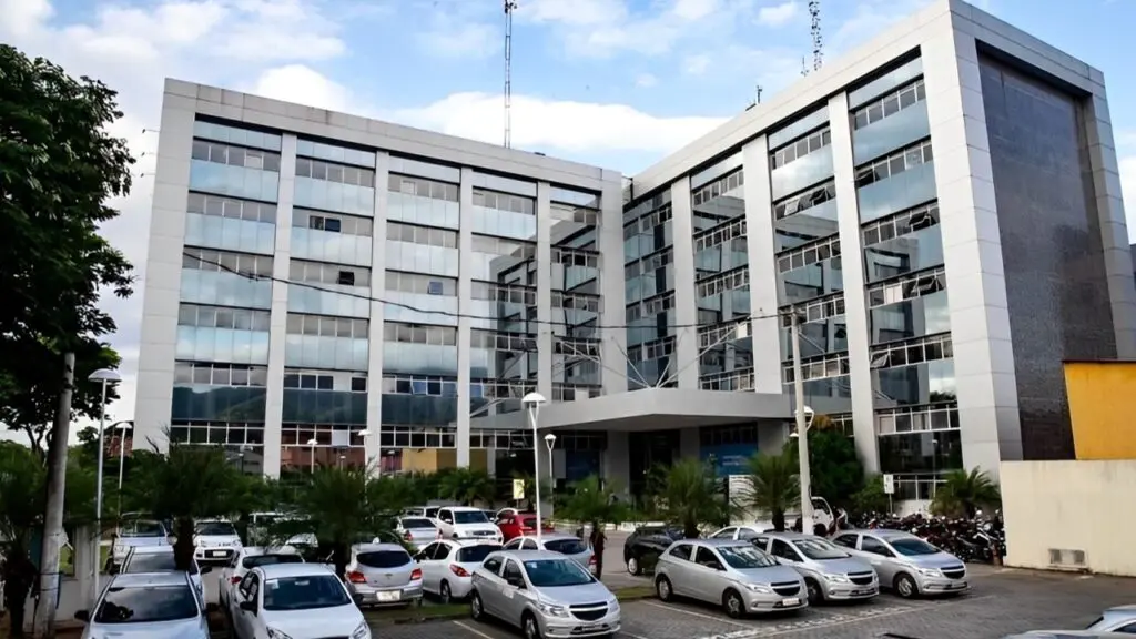 TCES determina realocação de servidores da Serra que estavam em funções incompatíveis com o cargo