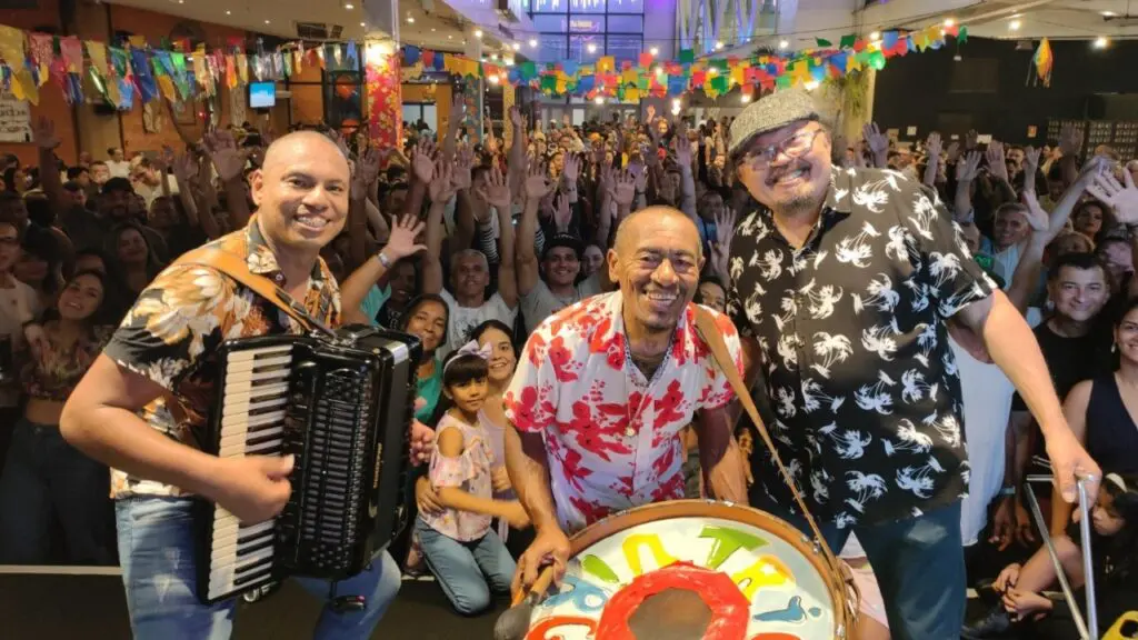Arraiá do Mestre: Trio Virgulino e Trio Forrozão vão agitar shopping na Serra