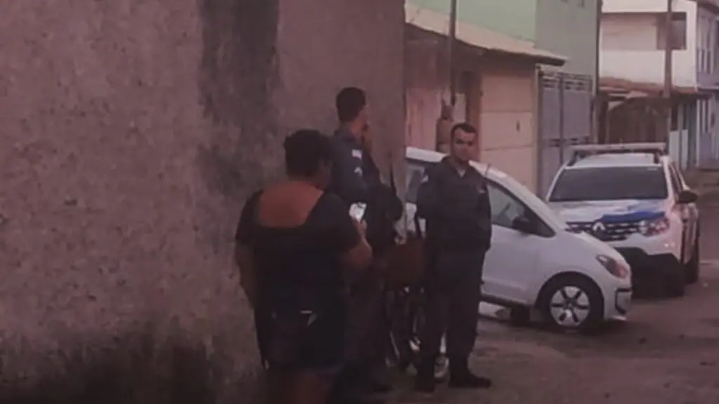 Mãe filma o corpo do filho e pede para outros jovens abandonarem as drogas